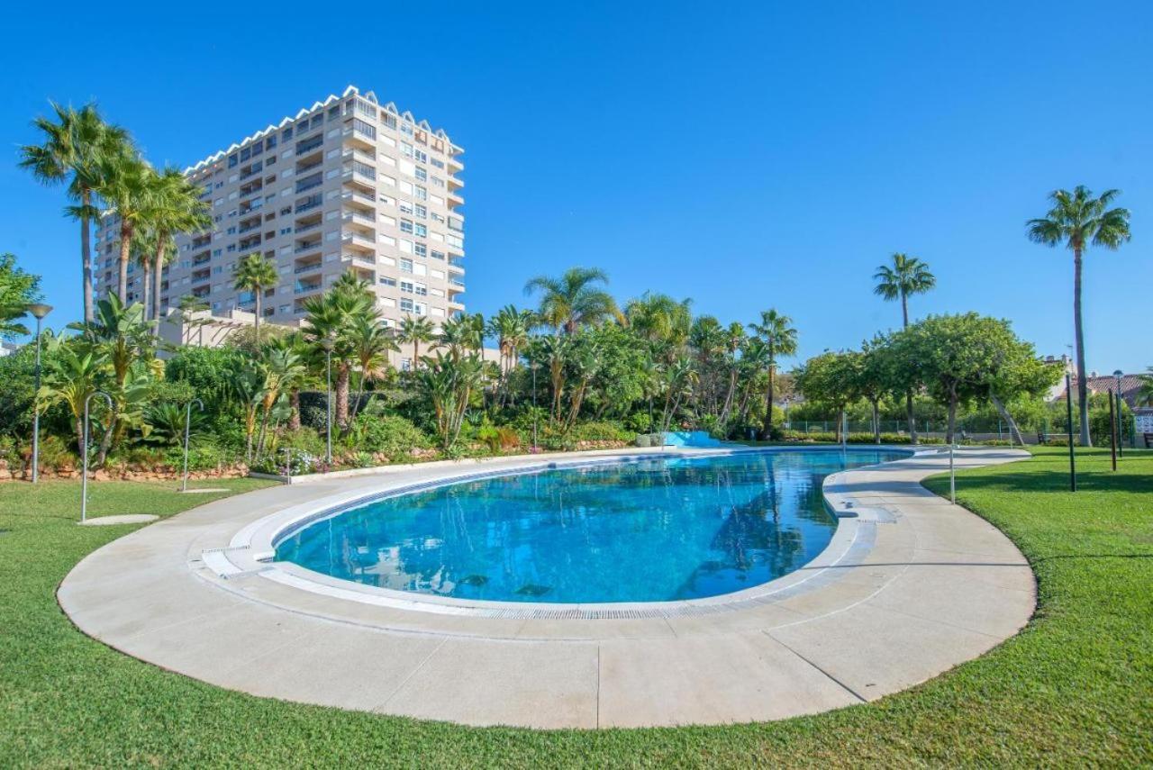 Beach And Pool Holidays At The Grand Coloso Apartment Benalmádena Exterior foto