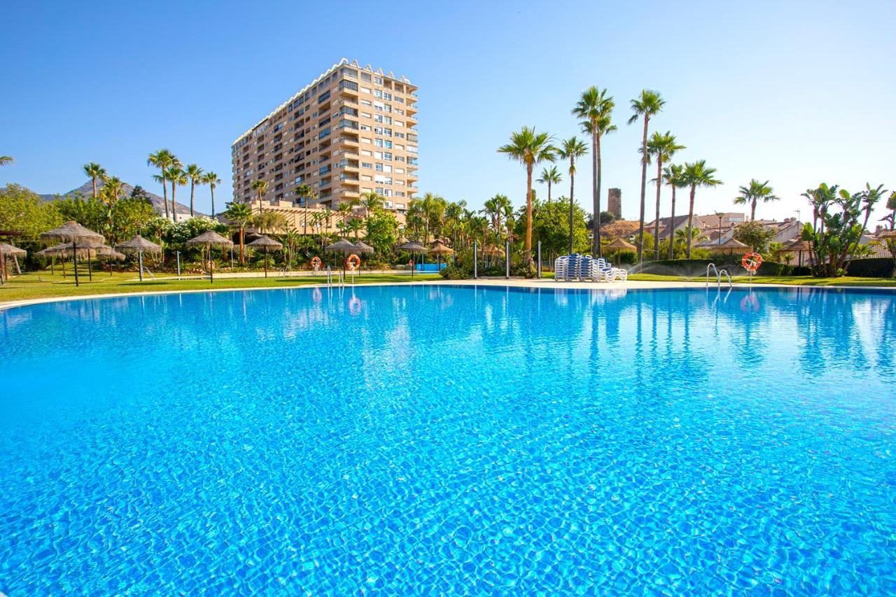 Beach And Pool Holidays At The Grand Coloso Apartment Benalmádena Exterior foto